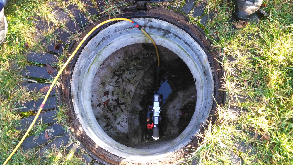 De inspecties op een rioleringsstelsel worden technisch uitgevoerd met een digitale camera die ook rijdend kan worden voorzien