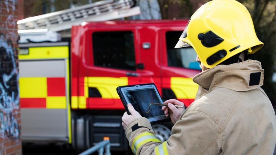 LA TECHNOLOGIE MOBILE COMME OUTIL OPERATIONNEL POUR LES POMPIERS