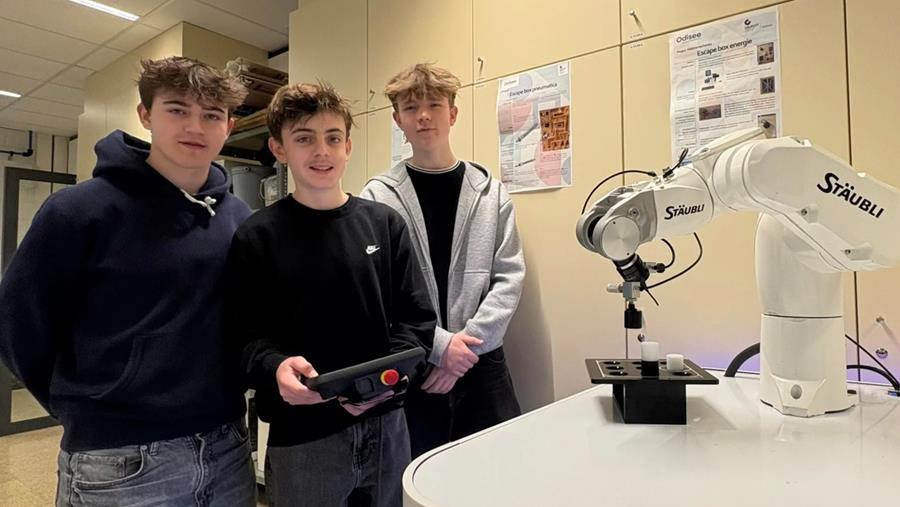 Leerlingen strijden in robotica-wedstrijd op Odisee Aalst