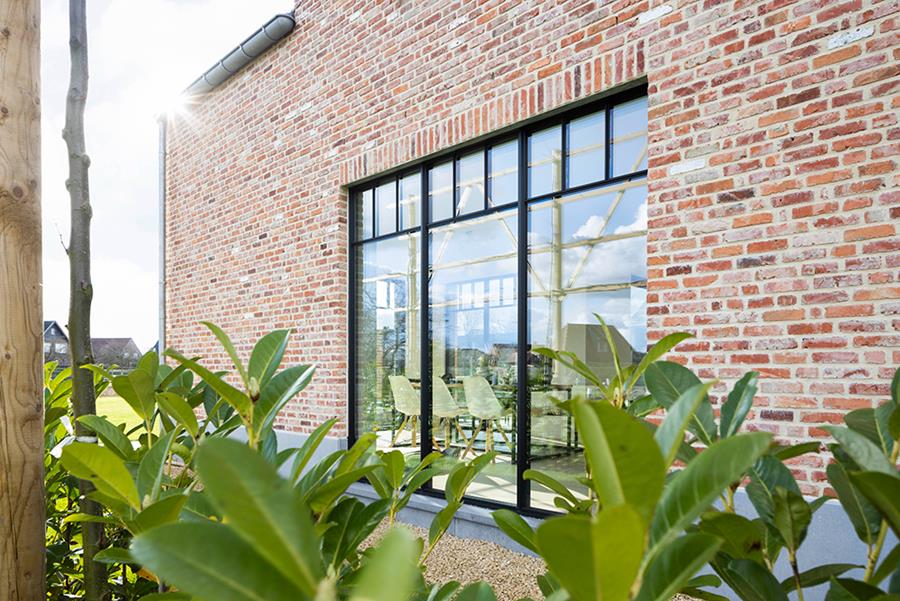 Chez Chassisshop, vous choisissez comment aborder votre projet de châssis et de portes