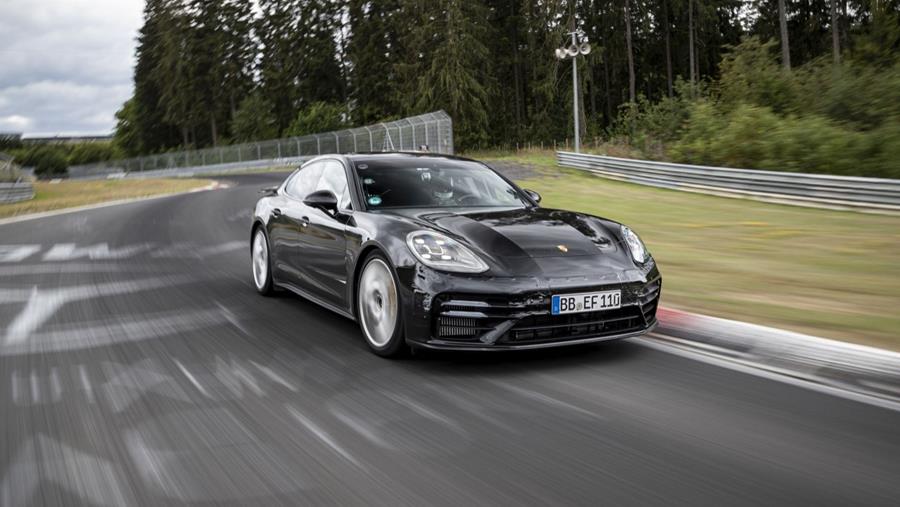 Record au Nürburgring pour la nouvelle Porsche Panamera équipée en Michelin