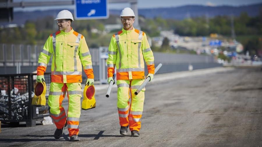 VEILIG EN GOED ZICHTBAAR WERKEN MET DE SIGNALISATIEKLEDING VAN MEWA