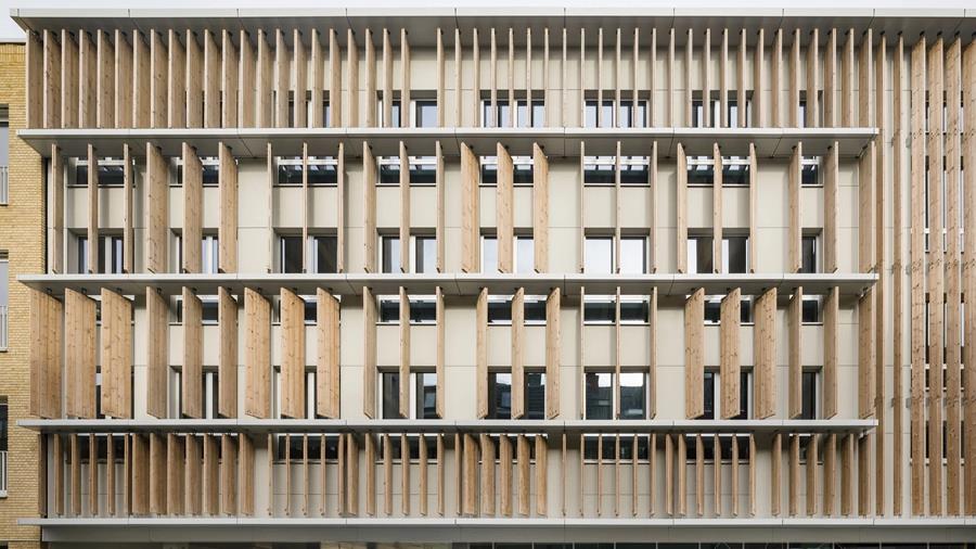 Aluminiumconstructie De Jaeghere combine la menuiserie extérieure en aluminium et le CLT