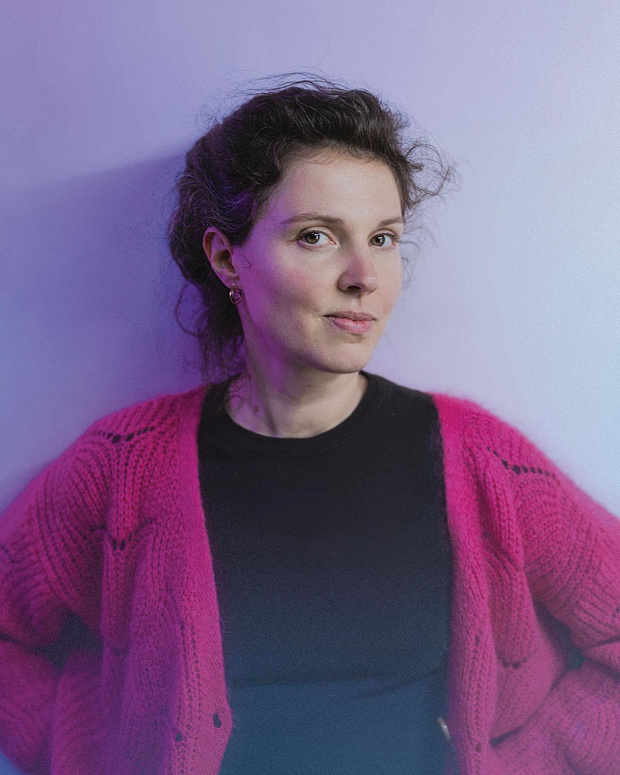 Consultation de la réalisatrice 