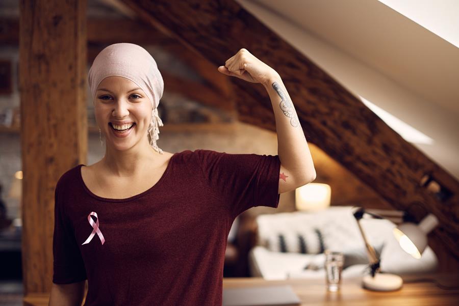 Âge et contexte socio-économique influencent la guérison du cancer du sein