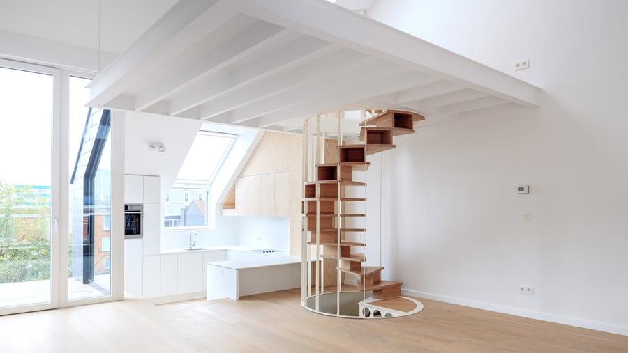 Wenteltrap vormt ruggengraat van eigentijdse loft